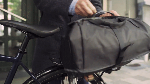 メッセンジャーパニアバッグ MOKK 自転車に装着する方法